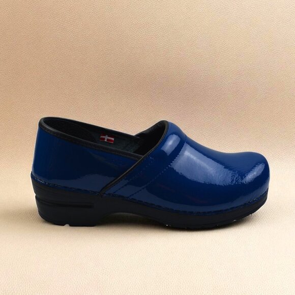 Sanita Professional Patent Clog – Navy | Women’s 9 - Picture 1 of 8